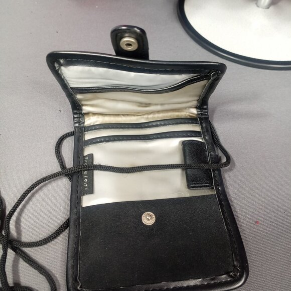 Travelon Black Crossbody Travel Bag Organizer Multi Zip Like New - Picture 12 of 12